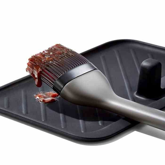 Pędzel silikonowy do grillowania,szaroczerwony / OXO