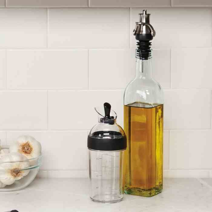 Shaker do dressingu 236ml  Czarny, Good Grips / OXO