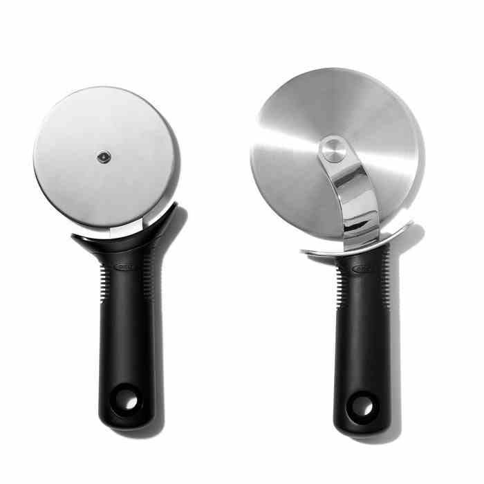 Nóż do pizzy czarny, Good Grips / OXO