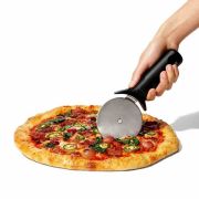 Nóż do pizzy czarny, Good Grips / OXO
