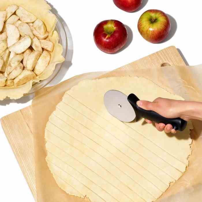 Nóż do pizzy czarny, Good Grips / OXO