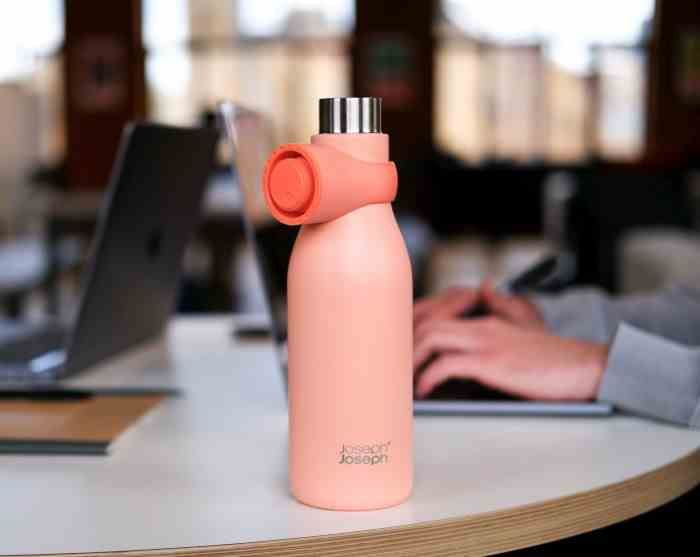 Butelka termiczna stalowa 500ml Loop, koralo / Joseph Joseph