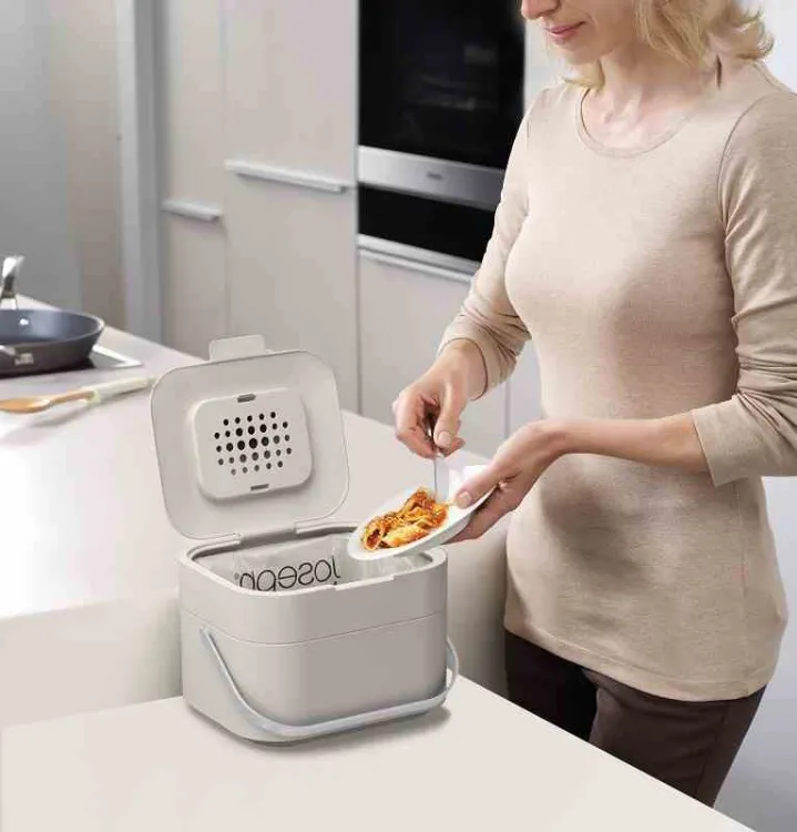Kompostownik z filtrem Stack IntelligentWaste / Joseph Joseph