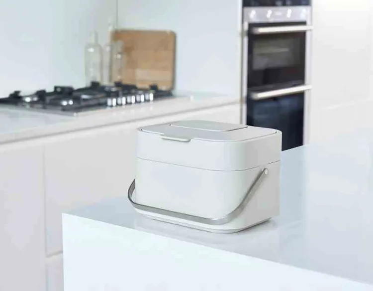 Kompostownik z filtrem Stack IntelligentWaste / Joseph Joseph