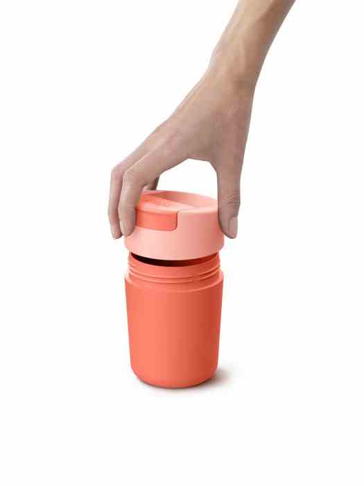 Kubek podróżny 340ml Sipp, koralowy / Joseph Joseph