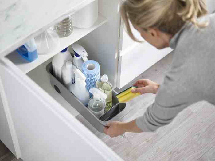 Organizer na środki czystości, CupboardStore / Joseph Joseph