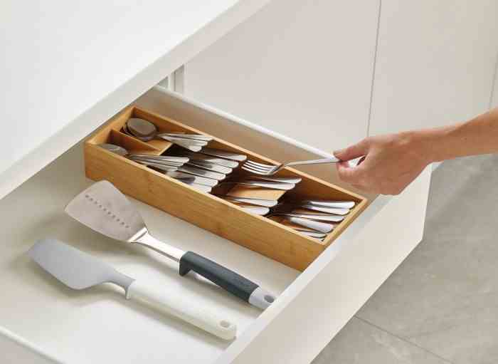 Organizer na sztućce DrawerStore Bamboo / Joseph Joseph