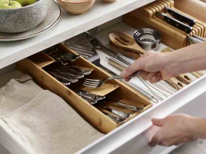 Organizer na sztućce DrawerStore Bamboo / Joseph Joseph