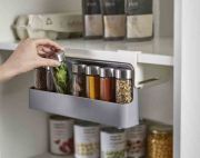 Organizer podpółkowy na przyprawy CupboardSto / Joseph Joseph