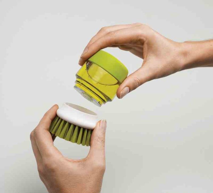 Szczotka do mycia naczyń z pompką Palm Scrub / Joseph Joseph