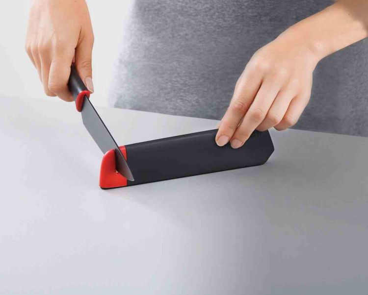 Zestaw 2 noży z ostrzałkami Slice&Sharpen / Joseph Joseph