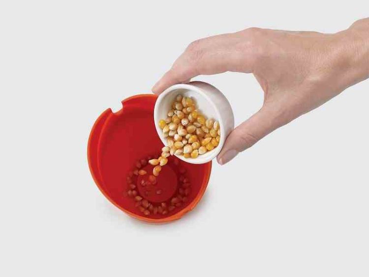 Zestaw 2 pojemników do popcornu w mikrofali M / Joseph Joseph
