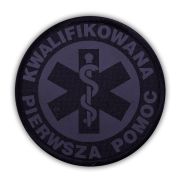 Emblemat CZARNY odblaskowy KWALIFIKOWANA PIERWSZA POMOC na rzepie 8,5 cm
