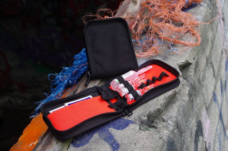 Ampularium mini z rzepem Cordura czerwone
