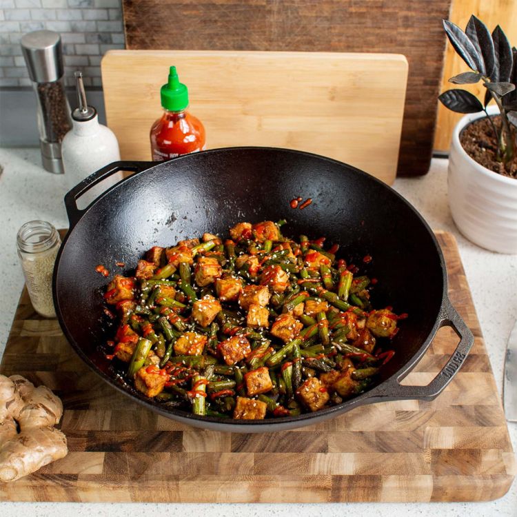 Wok żeliwny 35 cm / Lodge