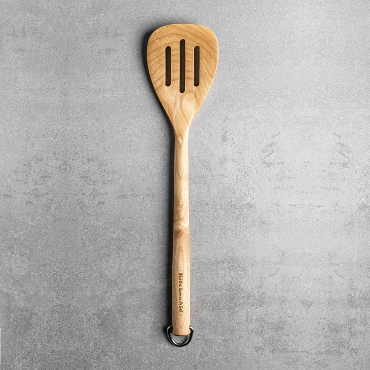 Łopatka drewniana z otworami CORELINE Birch / KitchenAid
