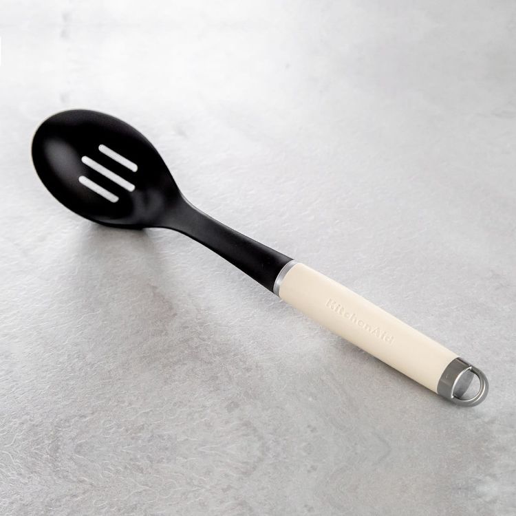 Łyżka kuchenna z otworami CORELINE Almond Cream / KitchenAid