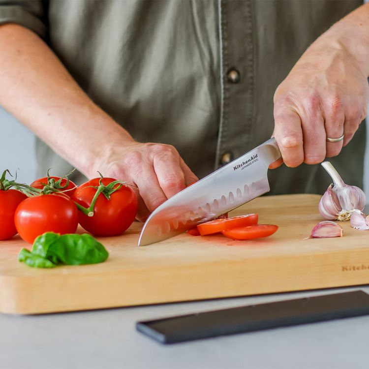 Noż santoku 18 cm z osłonką / KitchenAid