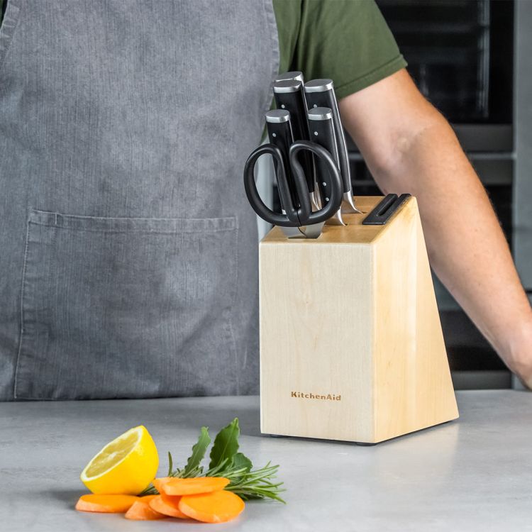 Blok z 5 nożami, nożyczkami i ostrzałką / KitchenAid