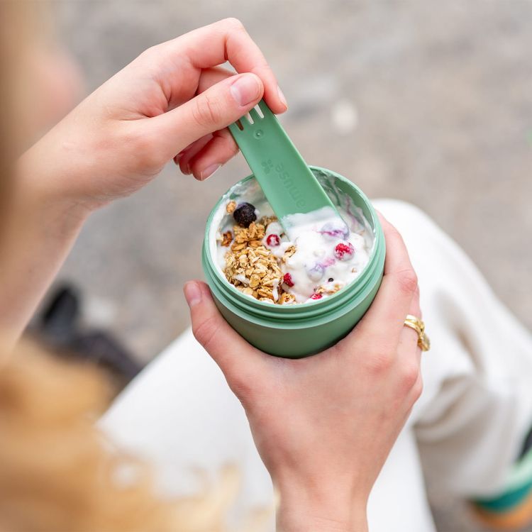 Pojemnik na jogurt 2 w 1 ze sztućcem Amuse - zielony