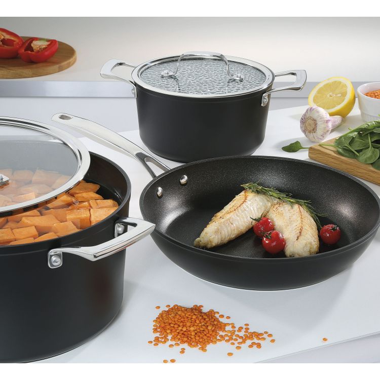 Zestaw garnków z powłoką nieprzywierającą, 4 el., 3 garnki + patelnia śred. 28 cm / Spring