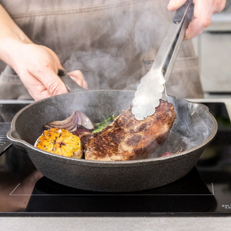 Patelnia żeliwna 24 cm Deluxe / KitchenCraft
