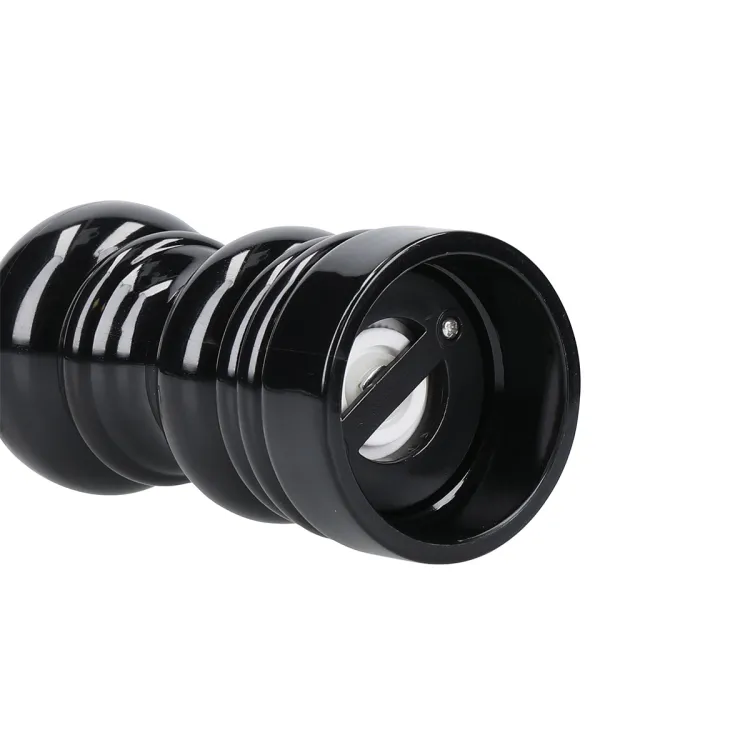 Młynek ręczny do soli lub pieprzu 17 cm - Black / MasterClass