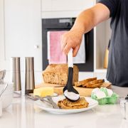 Łyżka kuchenna z otworami Porcelain White / KitchenAid