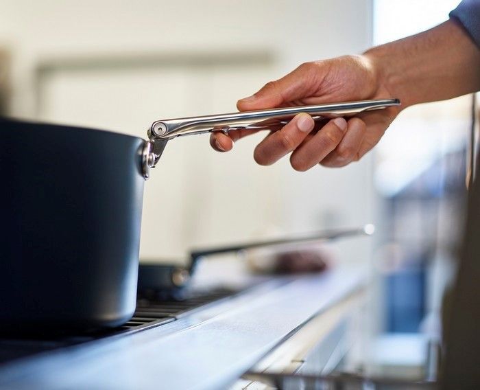 Rondel 23cm ze składanym uchwytem+pokryw. Space / Joseph Joseph