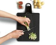 Deska Chop2Pot Plus Large czarna / Joseph Joseph