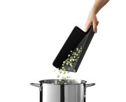 Deska Chop2Pot Plus Large czarna / Joseph Joseph