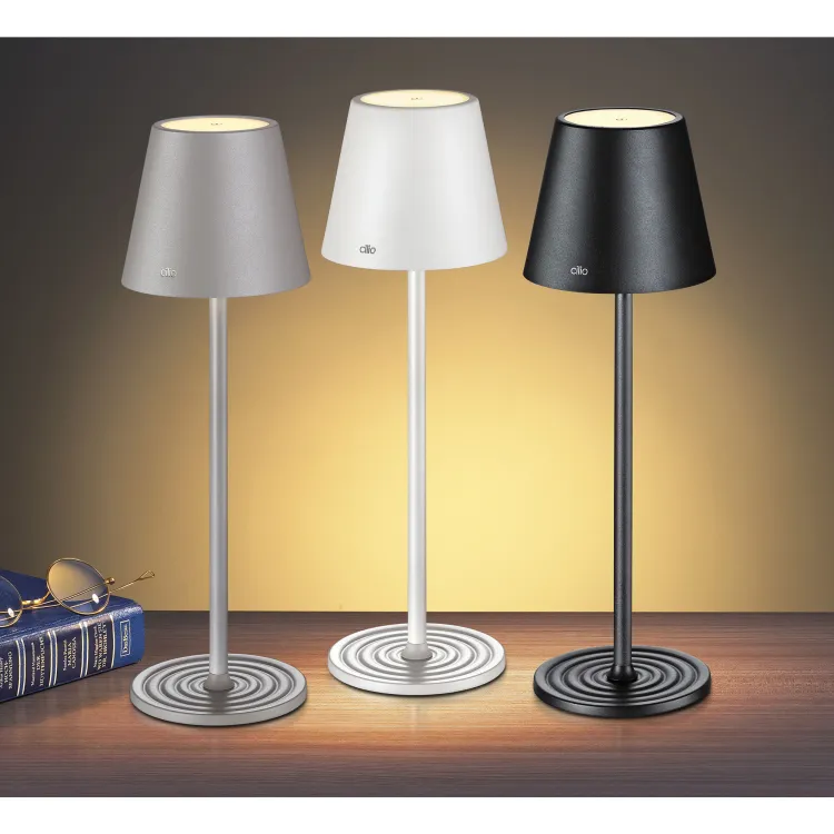 Lampka stołowa ładowana przez USB Sole Cilio, 3 poziomy jasności, śred. 11 x 35 cm