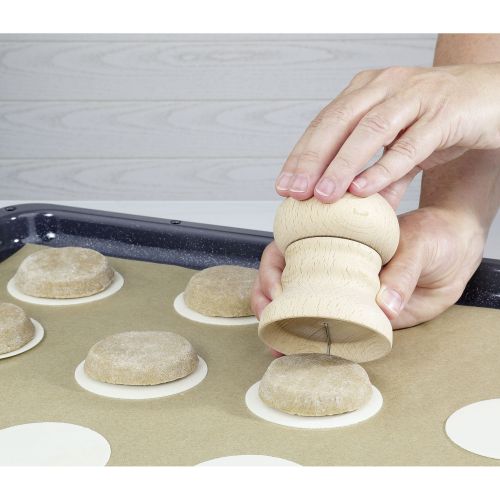 Przyrząd Küchenprofi NÜRNBERG do formowania pierników, drewno bukowe, śred. 7 cm