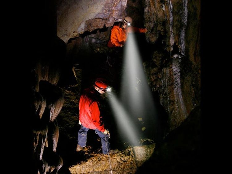 Latarka czołowa LEDLENSER MH4 czarna