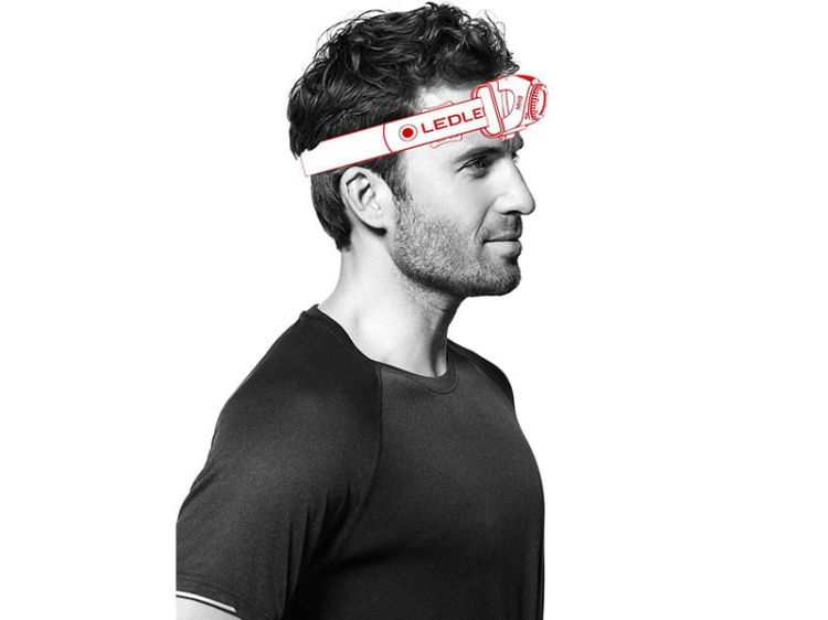 Latarka czołowa LEDLENSER MH8 czarna