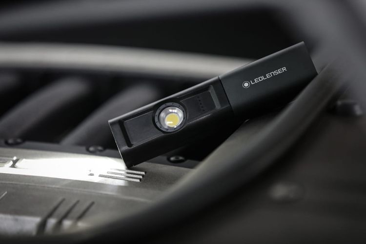 Latarka LEDLENSER iW5R