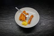 RS2563_240515_Wursti Maker Vegane Bratwurst.jpg