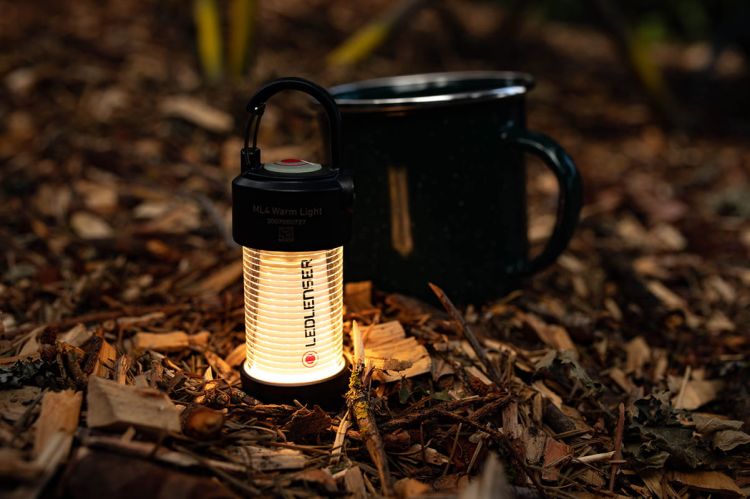 Latarka Ledlenser ML4 camping Warm
