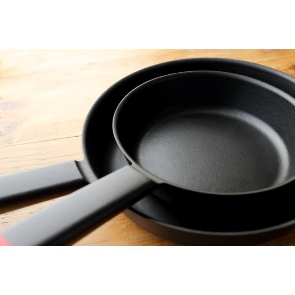 Patelnia żeliwna SSC 24 cm [SF241BK]